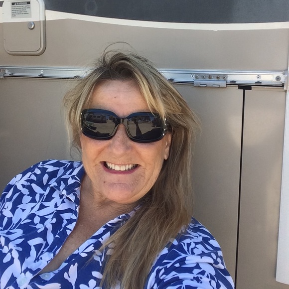 Meet your Posher, Jayne - Picture 1 of 1